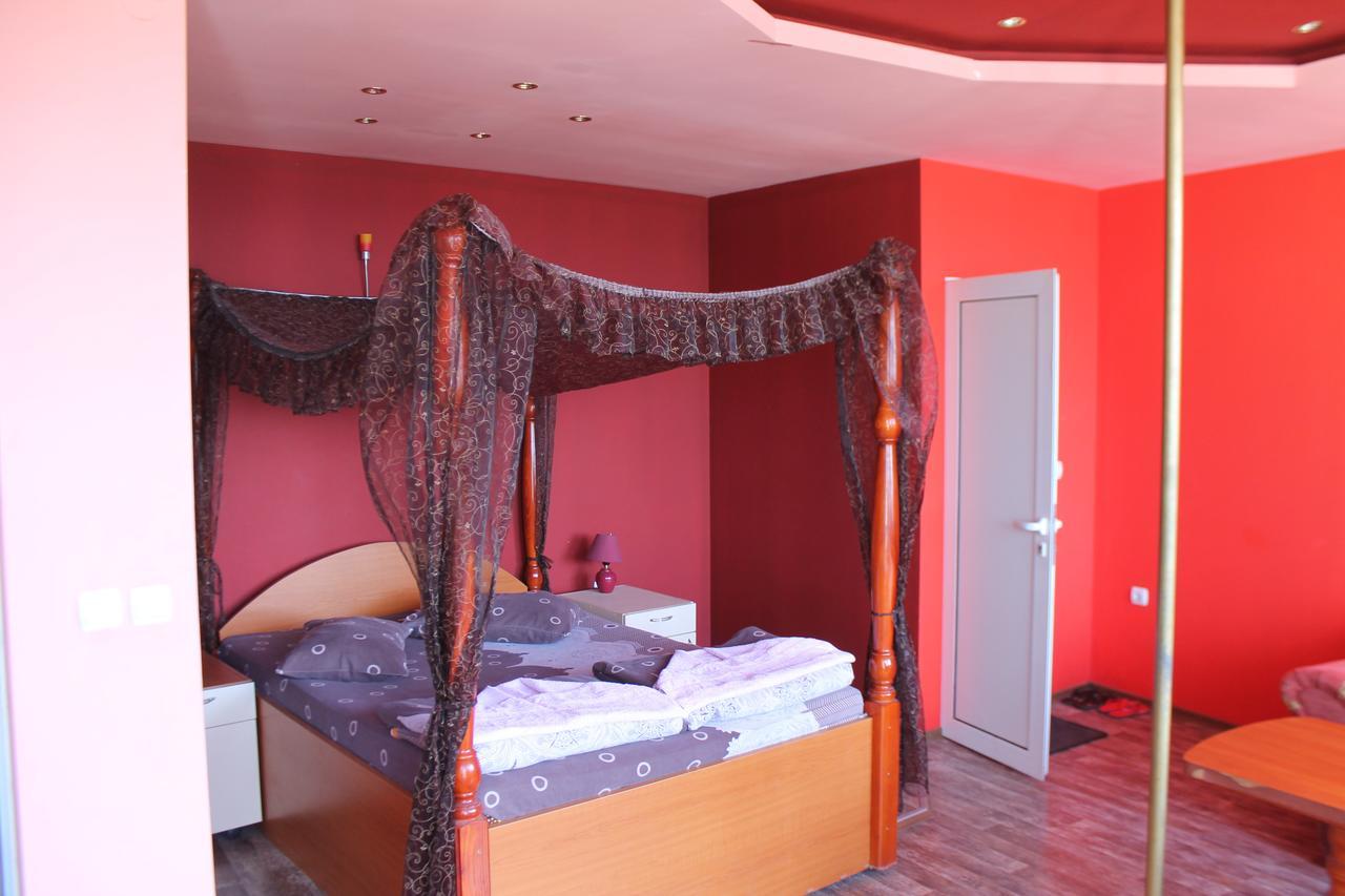 Family Hotel Ludo Varna Exterior photo